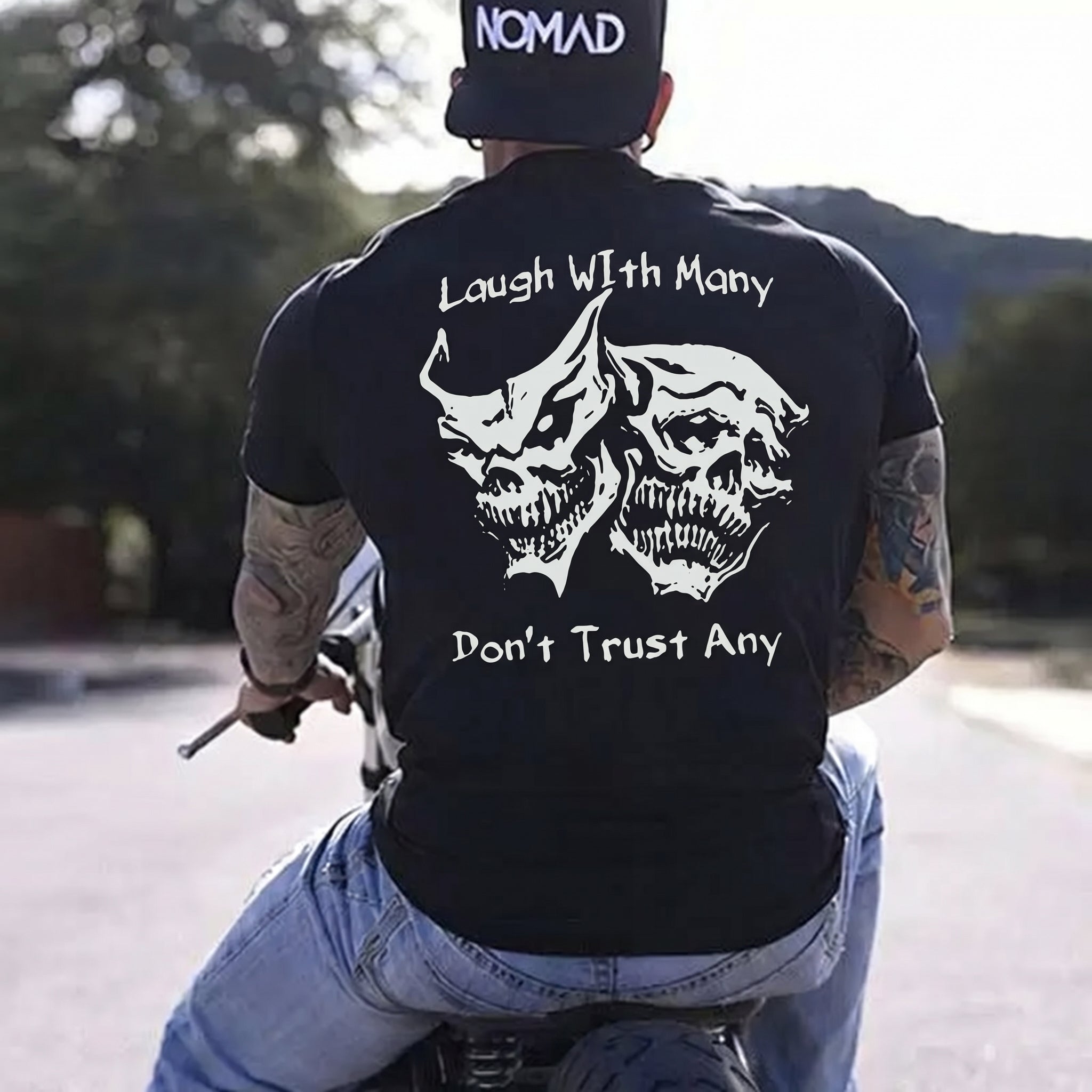 Laugh with Many, Don’t Trust Any Skulls Print Men's T-Shirt