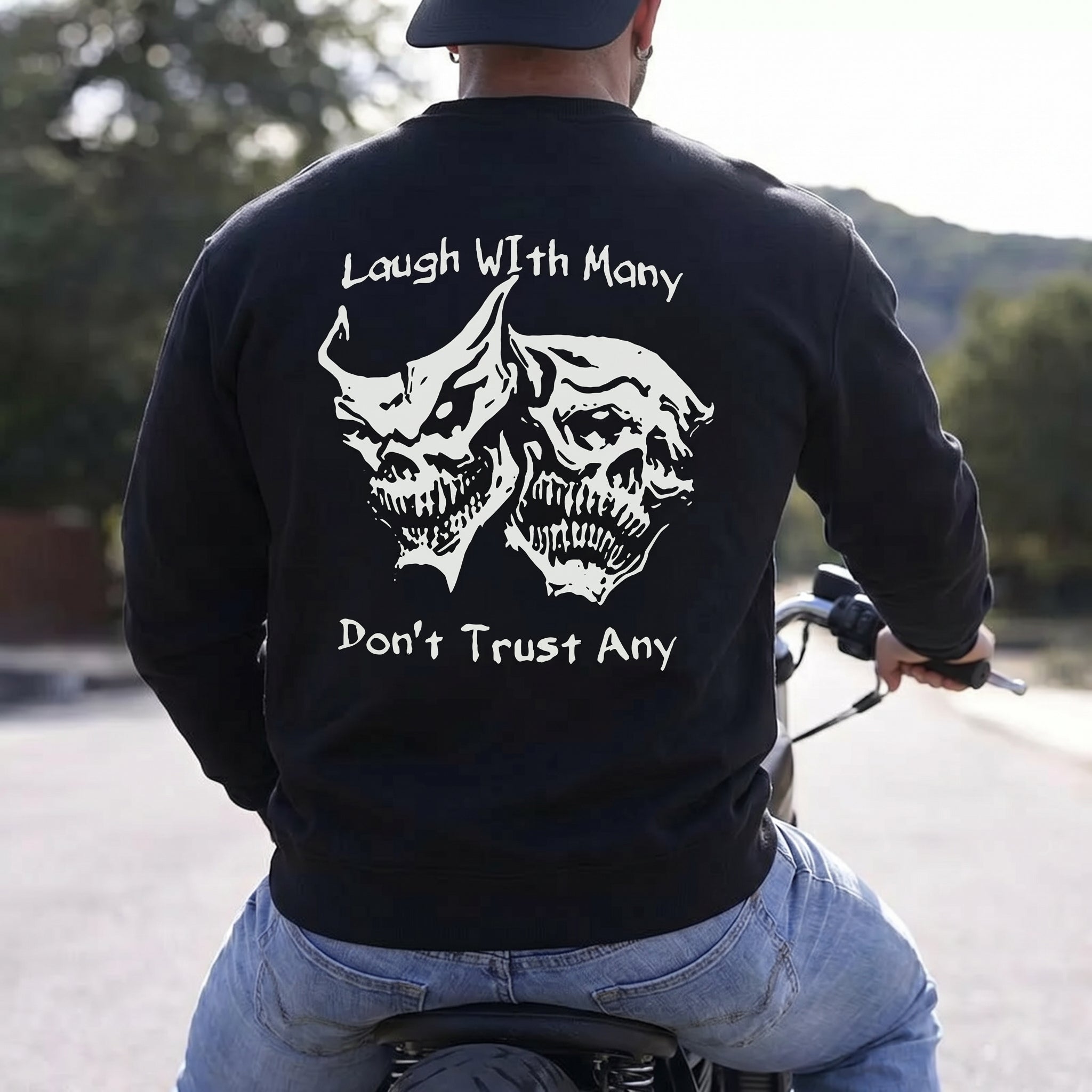 Laugh with Many, Don’t Trust Any Skulls Print Men's T-Shirt